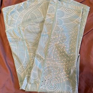 Constantly Varied Gear Zenergy teal Patterned Capri Leggings